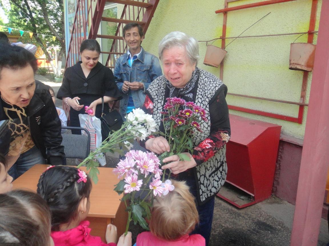 "Жеңіс күні", "День Победы"