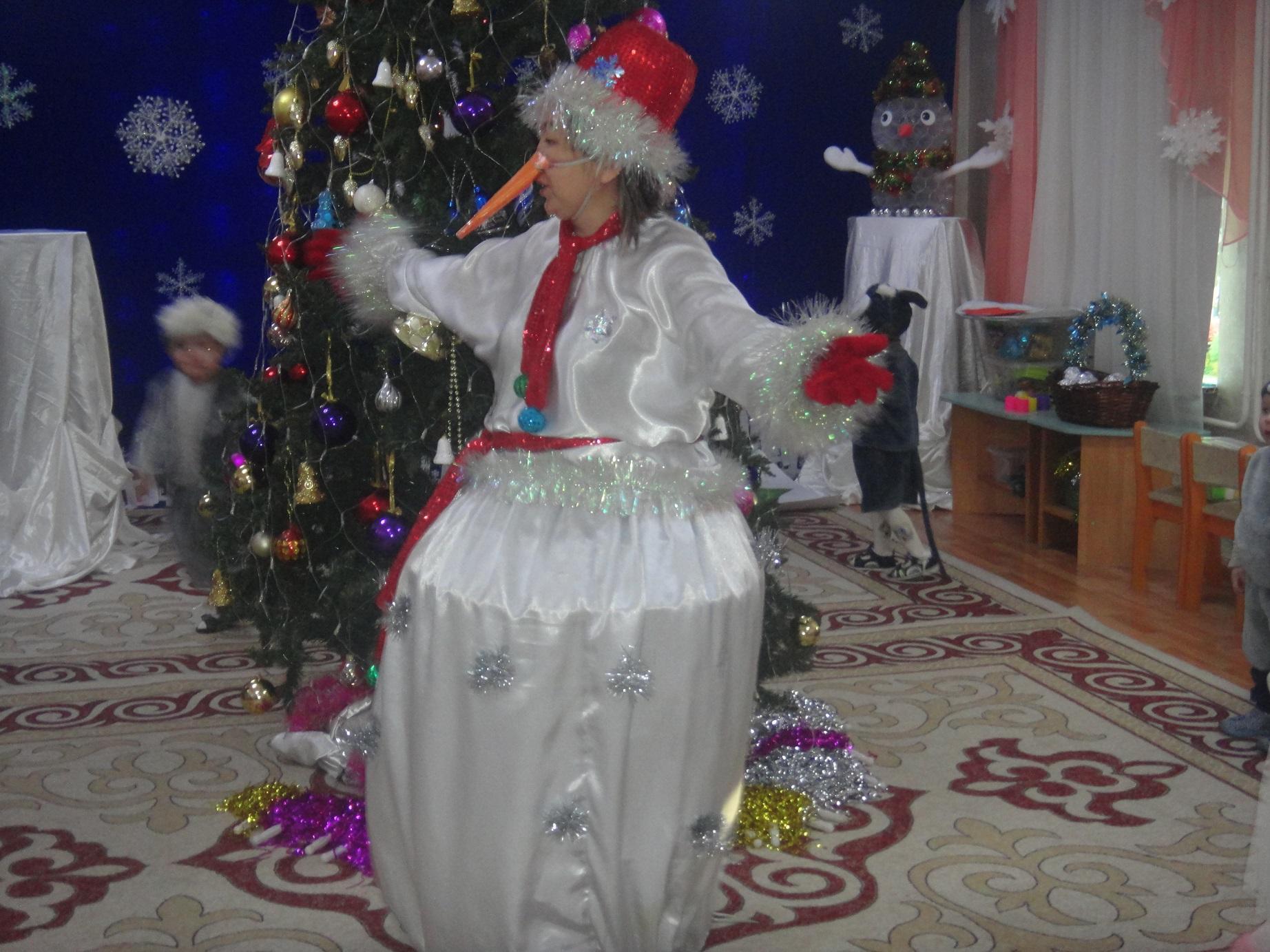 Новогодний утренник, младшая группа "Бөбек"
